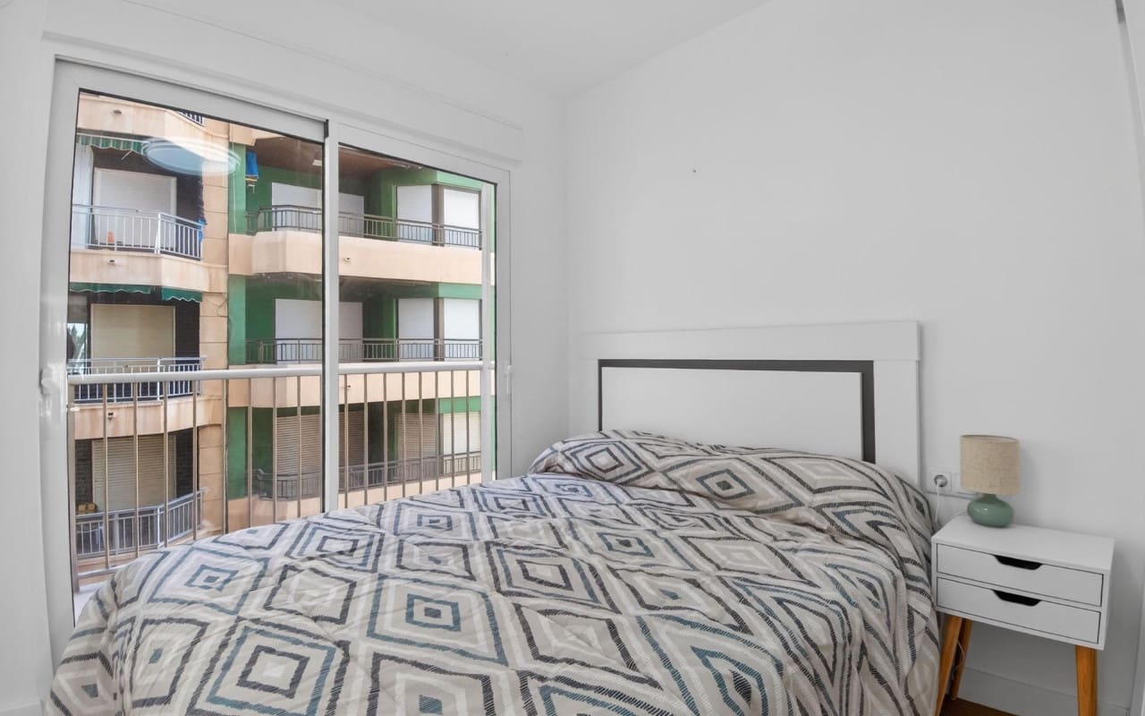 4 soveværelse Lejlighed til salg i Torrevieja - € 379.000 (Ref: 9053647)