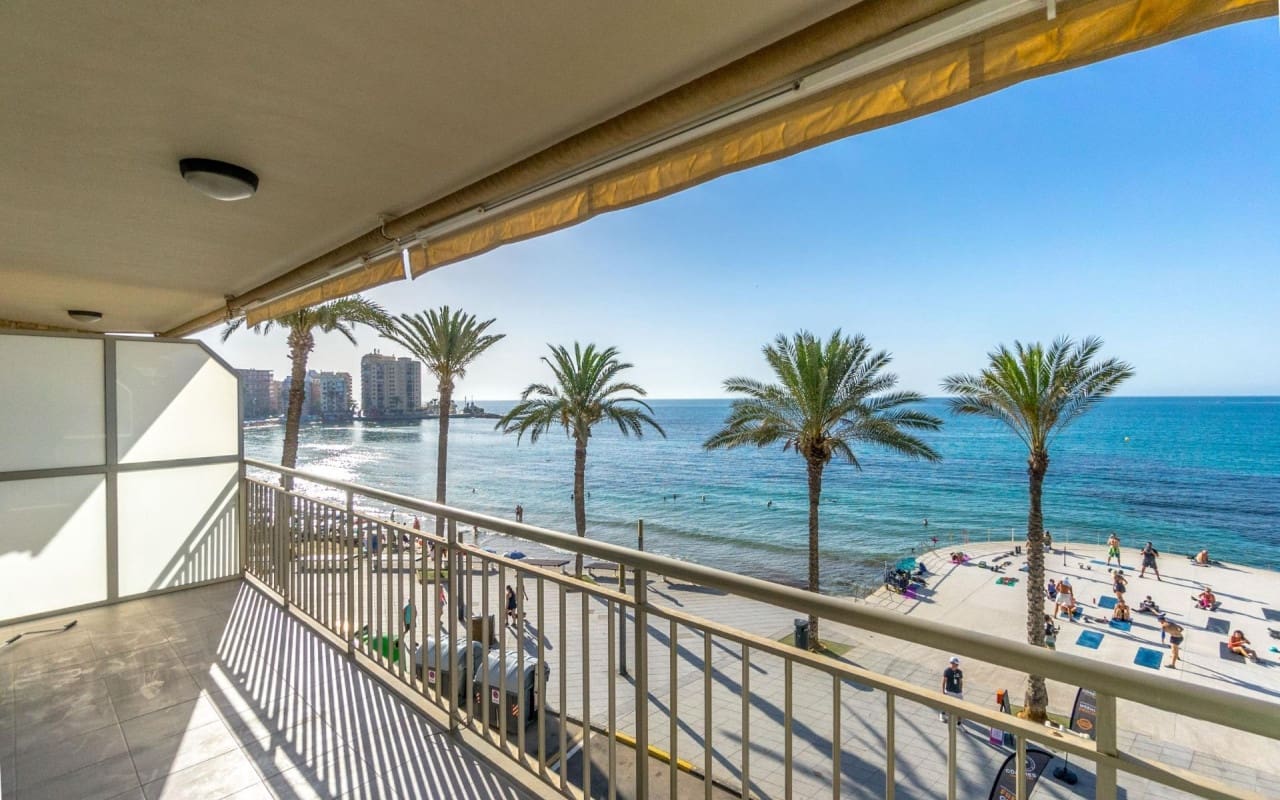 4 soveværelse Lejlighed til salg i Torrevieja - € 379.000 (Ref: 9053647)