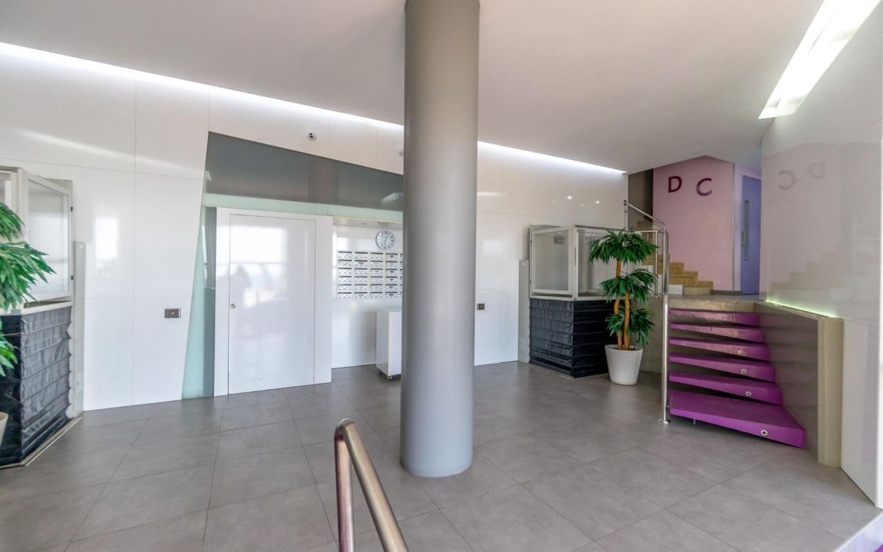 4 soveværelse Lejlighed til salg i Torrevieja - € 379.000 (Ref: 9053647)