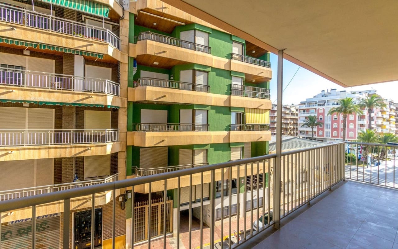 4 soveværelse Lejlighed til salg i Torrevieja - € 379.000 (Ref: 9053647)