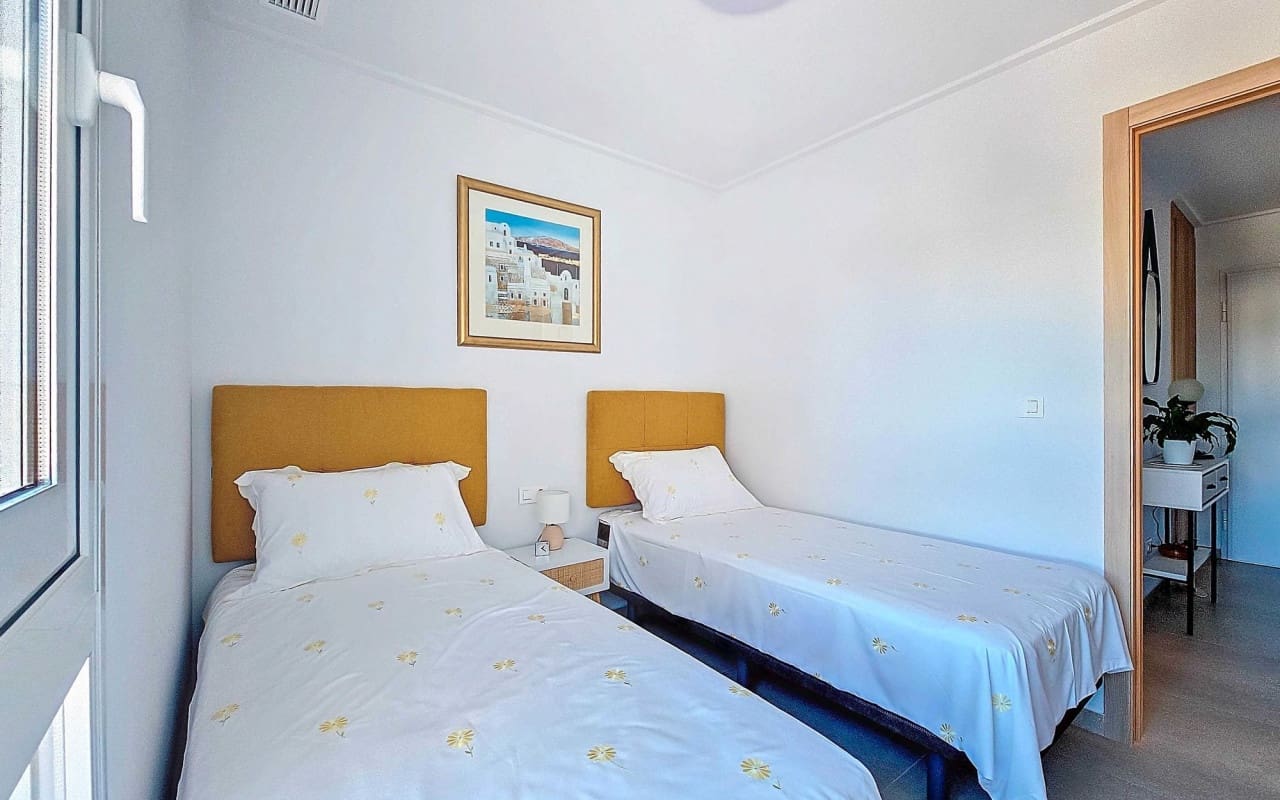 3 quarto Apartamento para venda em Guardamar del Segura com piscina - 264 950 € (Ref: 9053652)