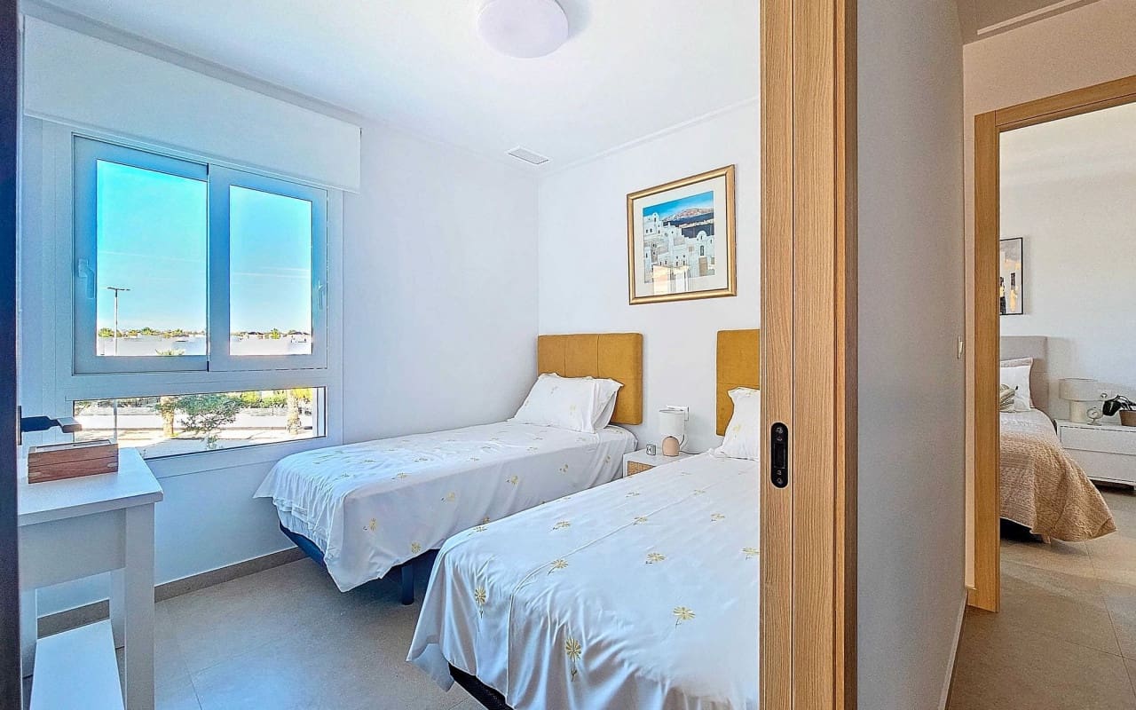 3 quarto Apartamento para venda em Guardamar del Segura com piscina - 264 950 € (Ref: 9053652)