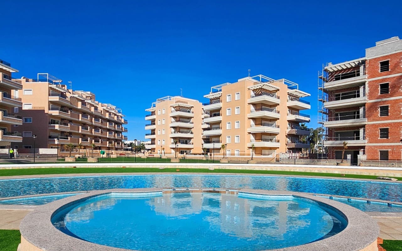 3 quarto Apartamento para venda em Guardamar del Segura com piscina - 264 950 € (Ref: 9053652)