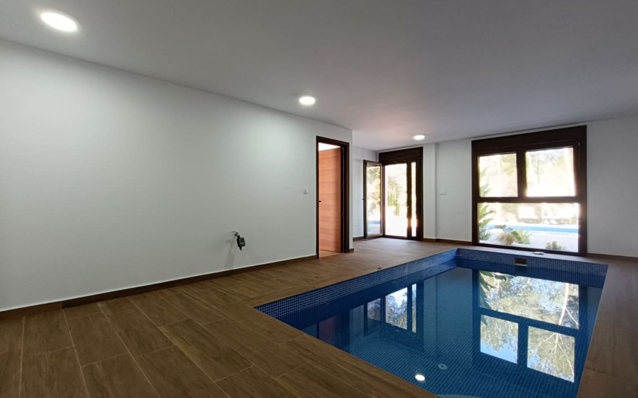 Chalet de 5 habitaciones en Pinar de Campoverde en venta con piscina - 785.000 € (Ref: 9056990)