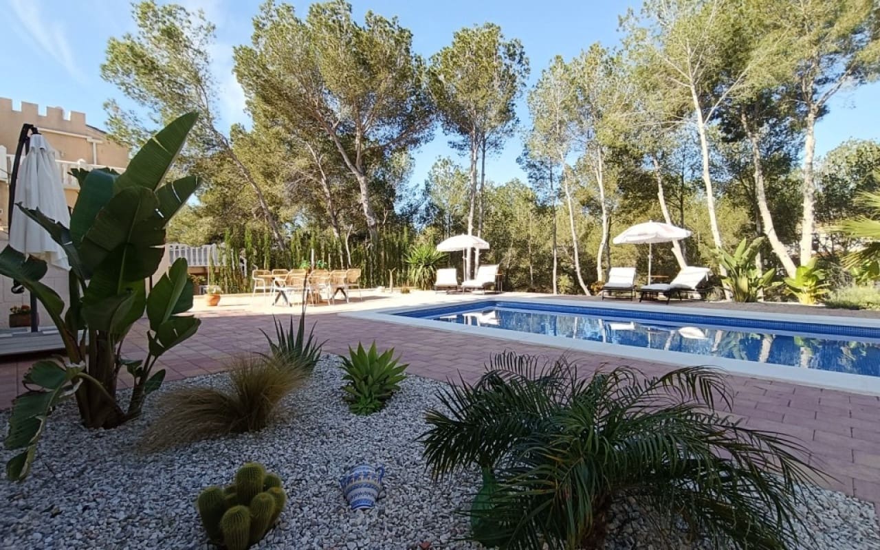 Chalet de 5 habitaciones en Pinar de Campoverde en venta con piscina - 785.000 € (Ref: 9056990)