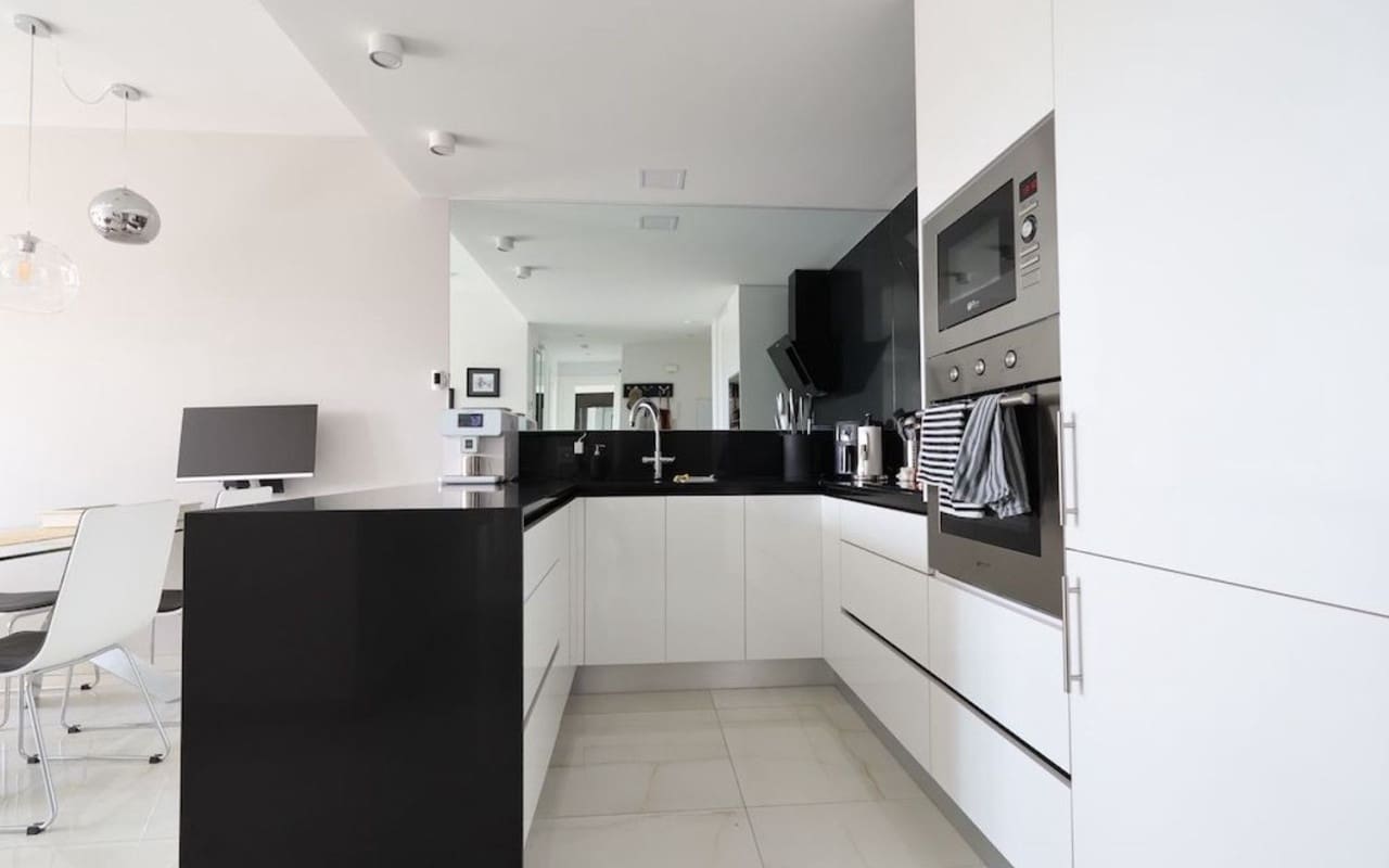 2 soveværelse Lejlighed til salg i Orihuela Costa med swimmingpool garage - € 269.000 (Ref: 9064054)