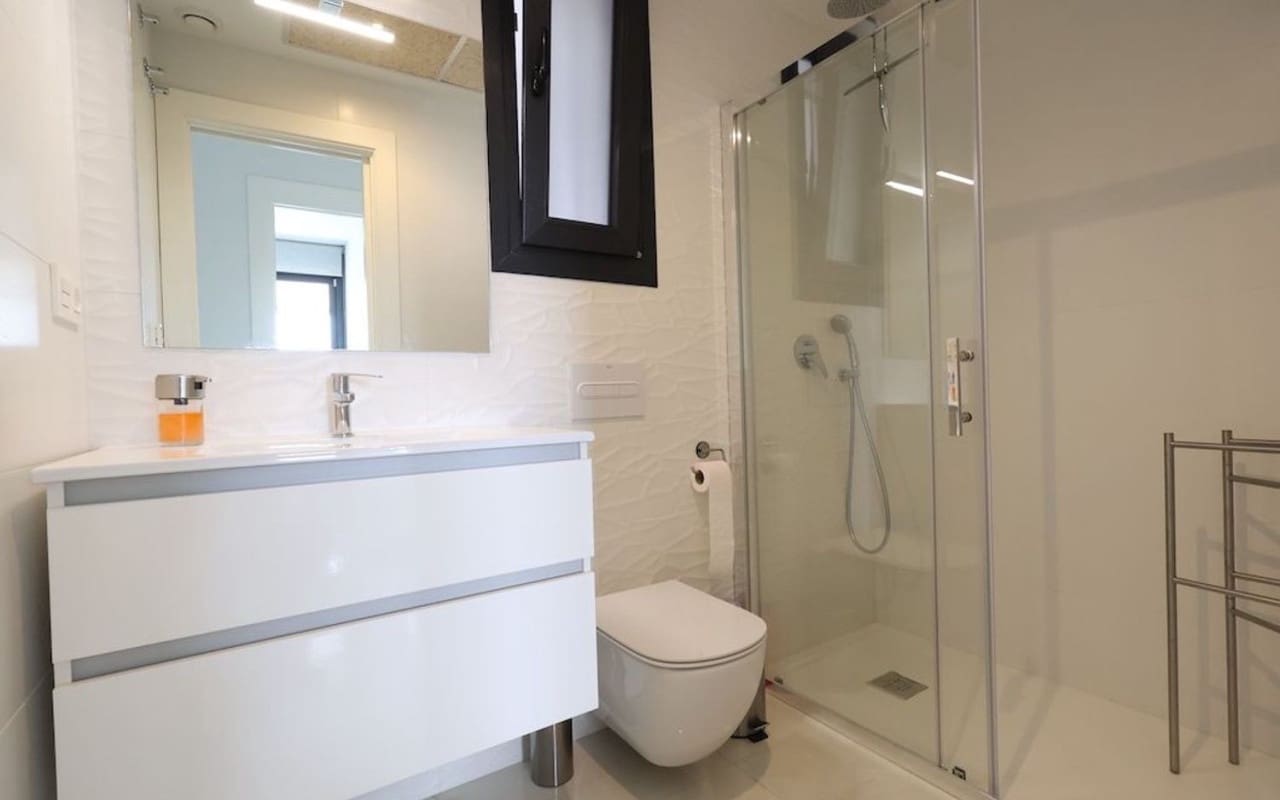 2 soveværelse Lejlighed til salg i Orihuela Costa med swimmingpool garage - € 269.000 (Ref: 9064054)