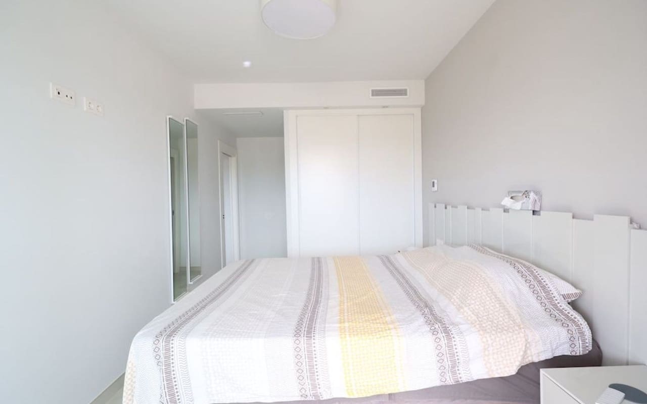 2 soveværelse Lejlighed til salg i Orihuela Costa med swimmingpool garage - € 269.000 (Ref: 9064054)