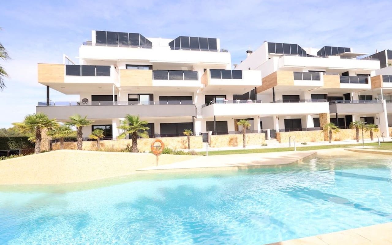 2 soveværelse Lejlighed til salg i Orihuela Costa med swimmingpool garage - € 269.000 (Ref: 9064054)