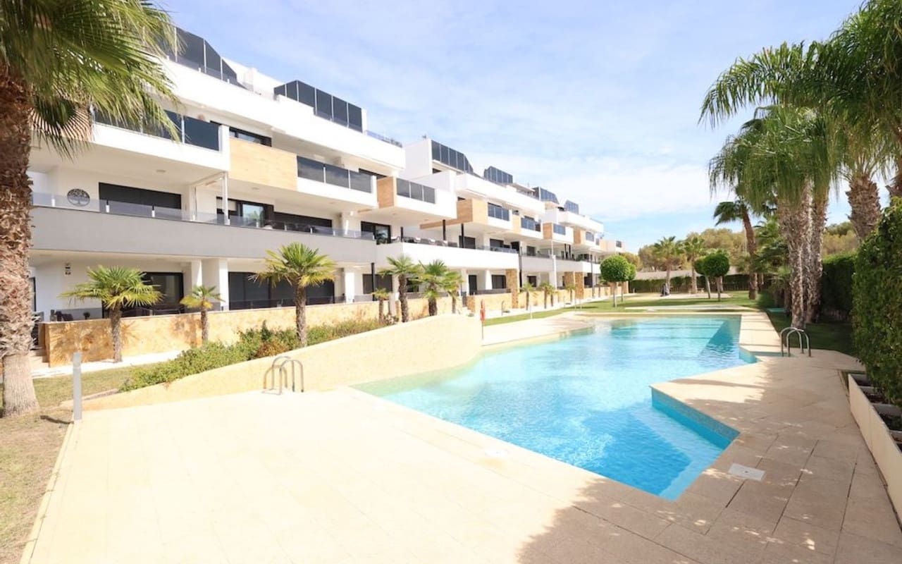 2 soveværelse Lejlighed til salg i Orihuela Costa med swimmingpool garage - € 269.000 (Ref: 9064054)