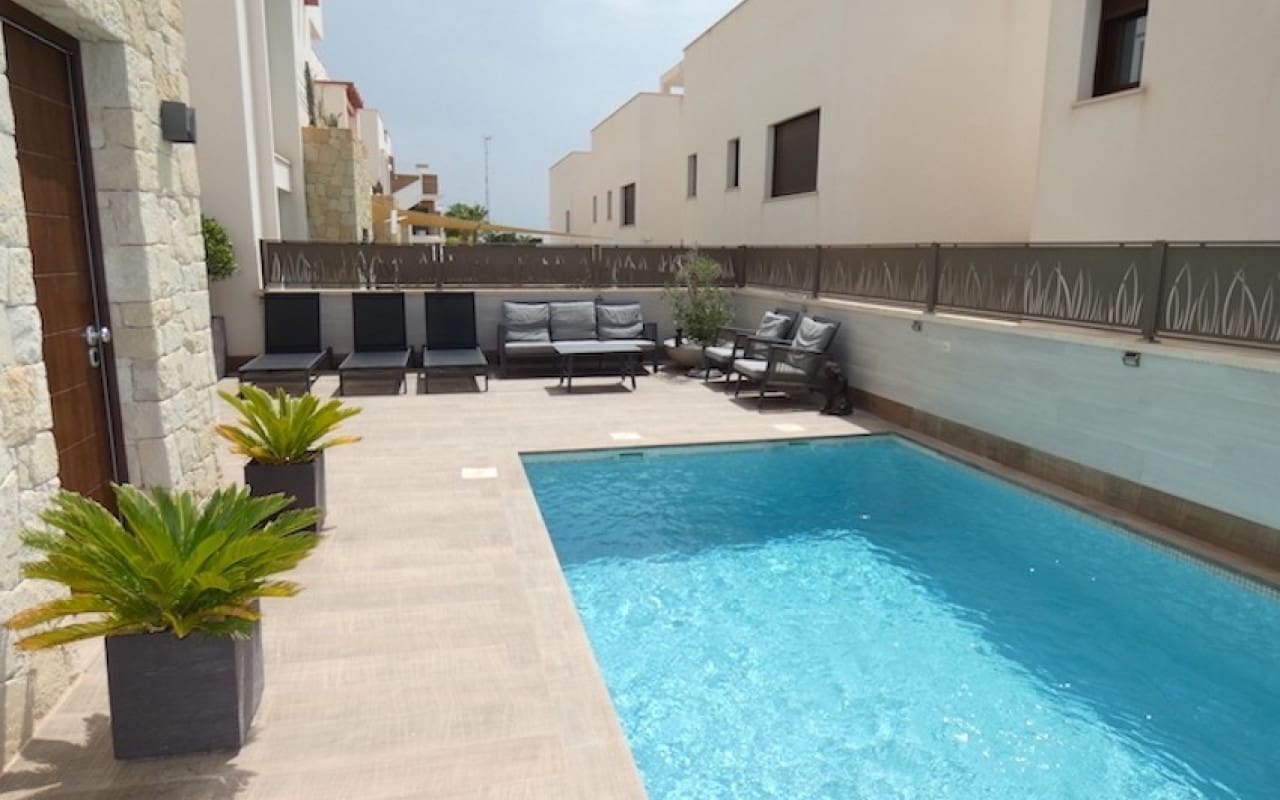 3 Zimmer Villa zu verkaufen in Ciudad Quesada - 399.999 € (Ref: 9072281)