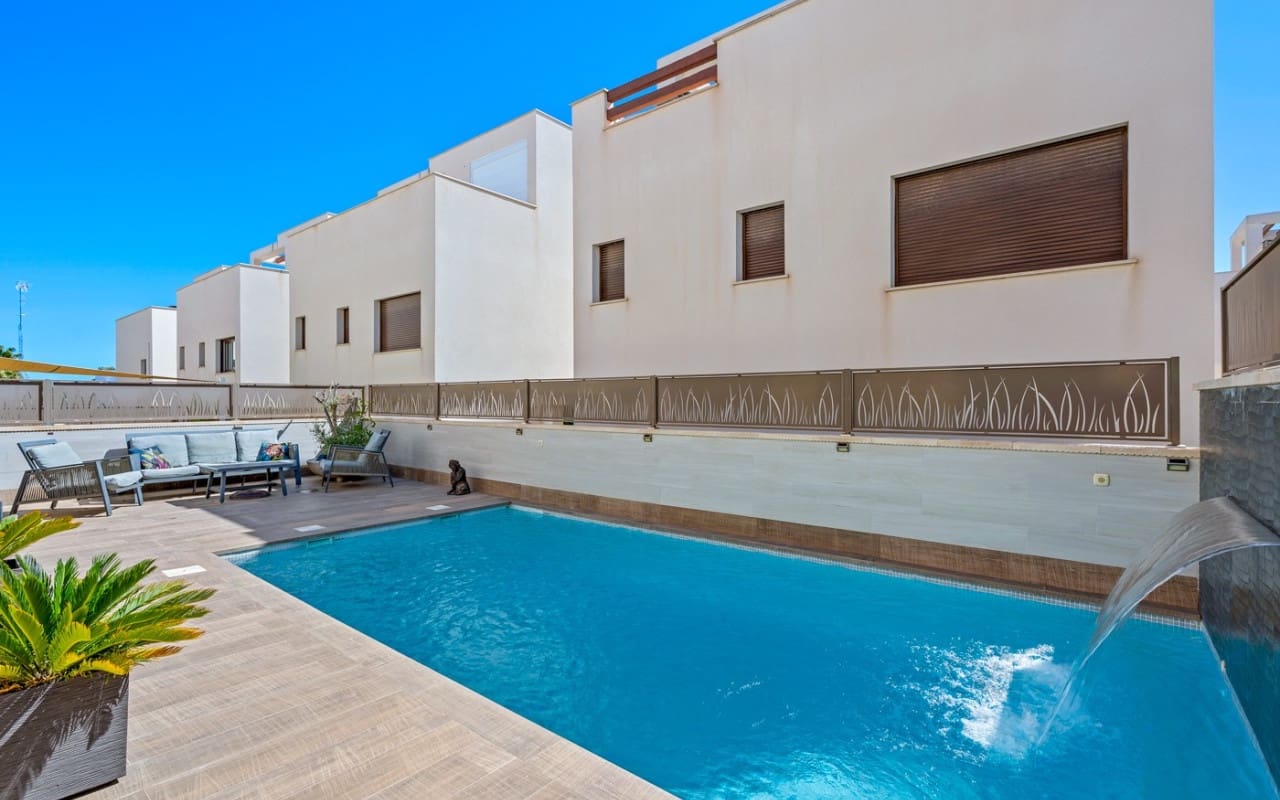 3 soveværelse Villa til salg i Ciudad Quesada - € 399.999 (Ref: 9072281)