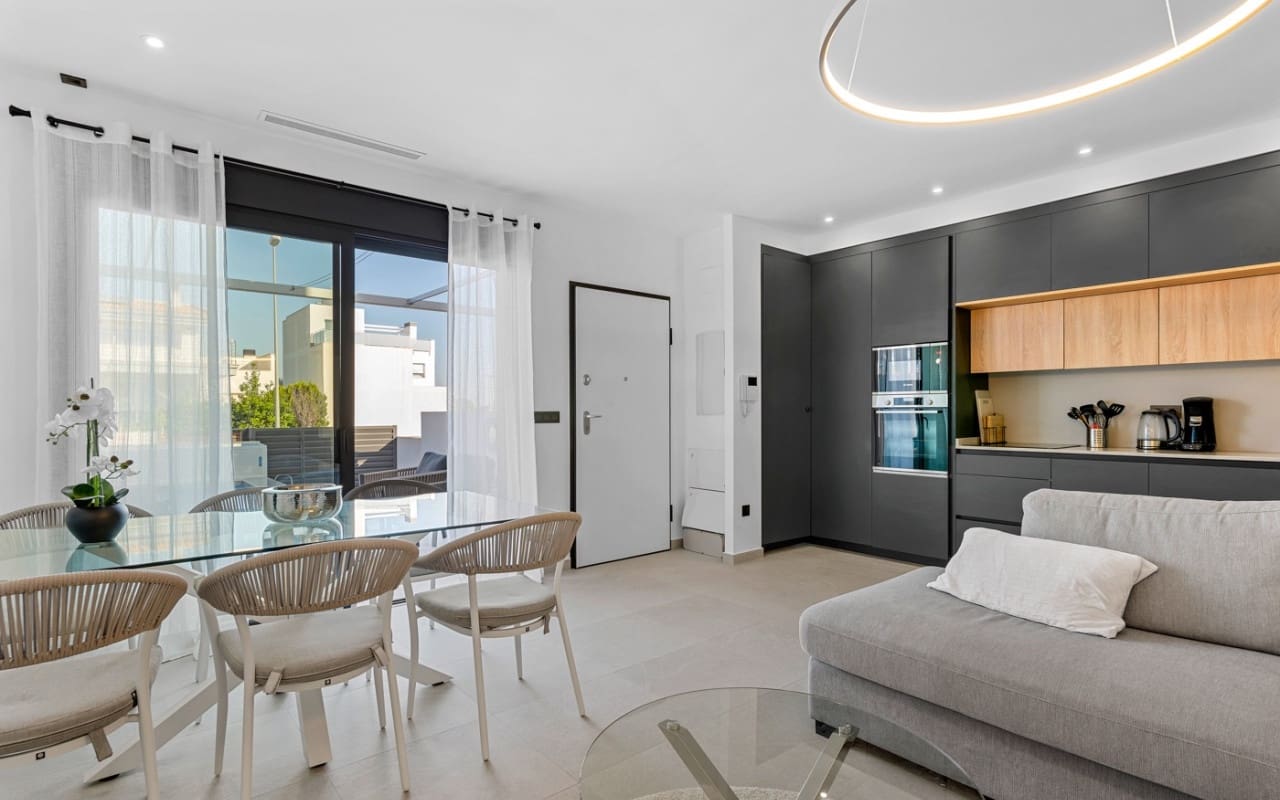 4 slaapkamer Villa te koop in Ciudad Quesada met zwembad - € 369.000 (Ref: 9072575)