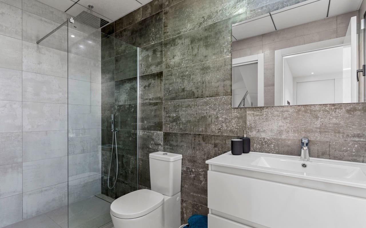 4 slaapkamer Villa te koop in Ciudad Quesada met zwembad - € 369.000 (Ref: 9072575)