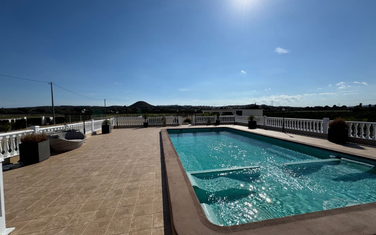 6 bedroom Villa for sale in Ciudad Quesada with pool - € 850,000 (Ref: 9074122)