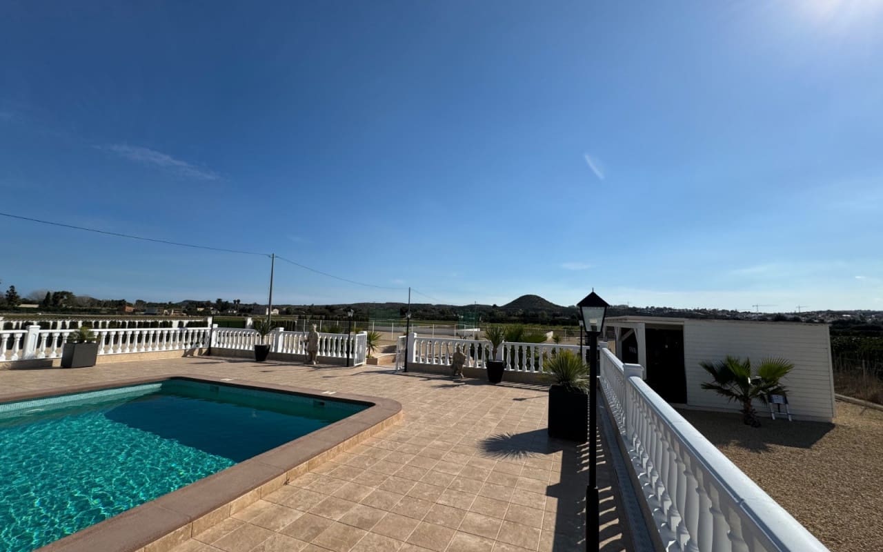 6 bedroom Villa for sale in Ciudad Quesada with pool - € 850,000 (Ref: 9074122)