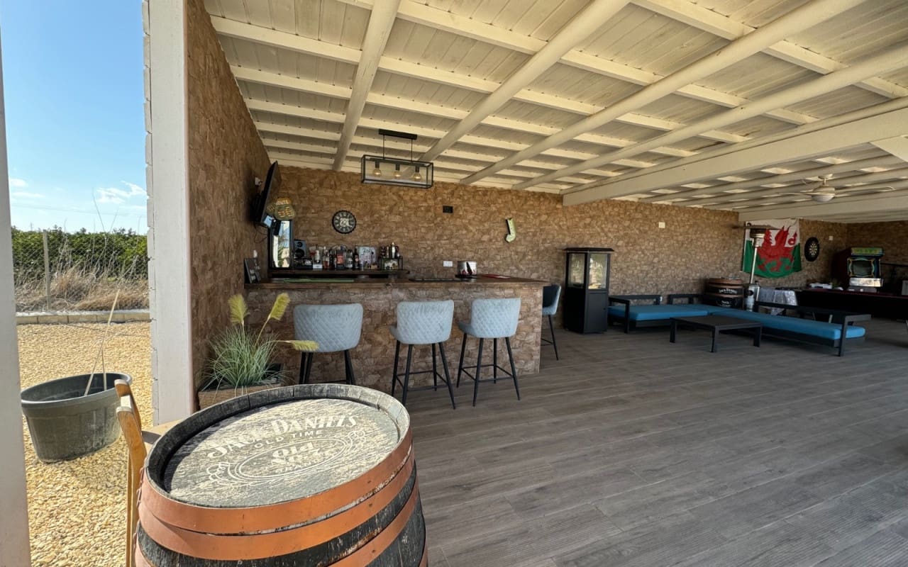 6 bedroom Villa for sale in Ciudad Quesada with pool - € 850,000 (Ref: 9074122)