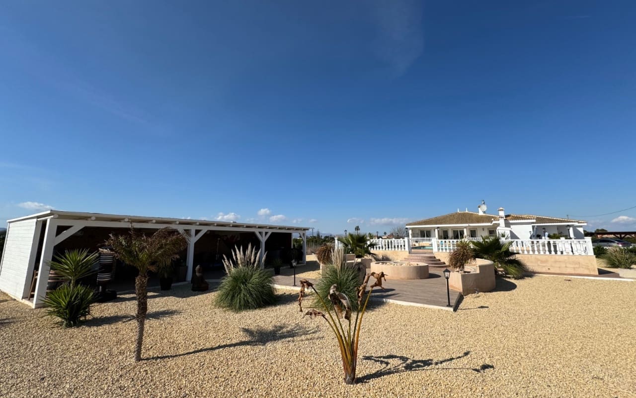 6 bedroom Villa for sale in Ciudad Quesada with pool - € 850,000 (Ref: 9074122)