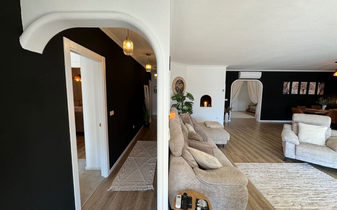 6 bedroom Villa for sale in Ciudad Quesada with pool - € 850,000 (Ref: 9074122)