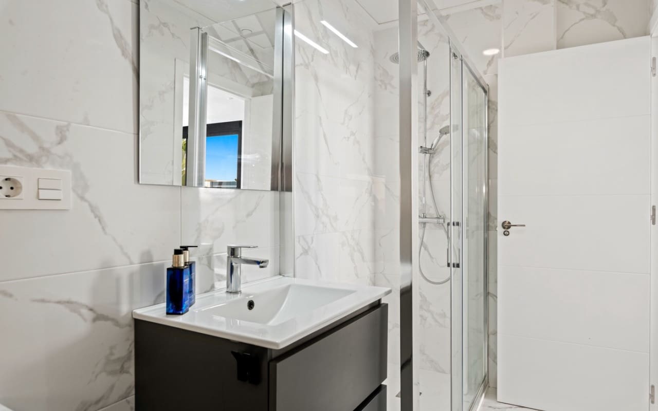 3 bedroom Villa for sale in Los Montesinos with pool - € 399,000 (Ref: 9074124)