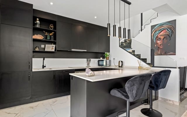 3 sypialnia Willa na sprzedaż w Los Montesinos z basenem - 399 000 € (Ref: 9074124)