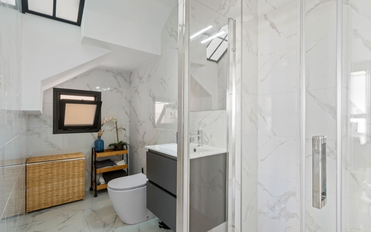 3 bedroom Villa for sale in Los Montesinos with pool - € 399,000 (Ref: 9074124)