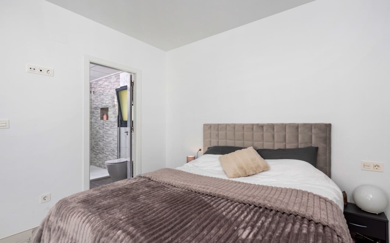 3 bedroom Villa for sale in Los Montesinos with pool - € 399,000 (Ref: 9074124)