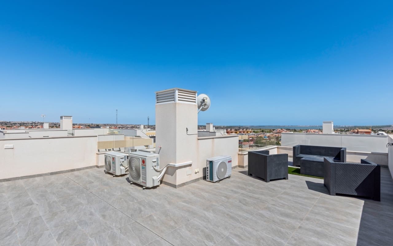 3 bedroom Villa for sale in Los Montesinos with pool - € 399,000 (Ref: 9074124)