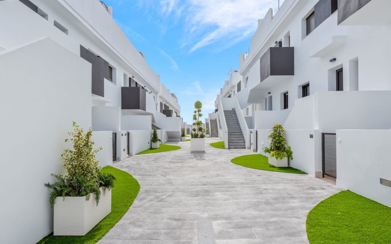 3 bedroom Apartment for sale in Los Balcones with pool - € 349,000 (Ref: 9074129)