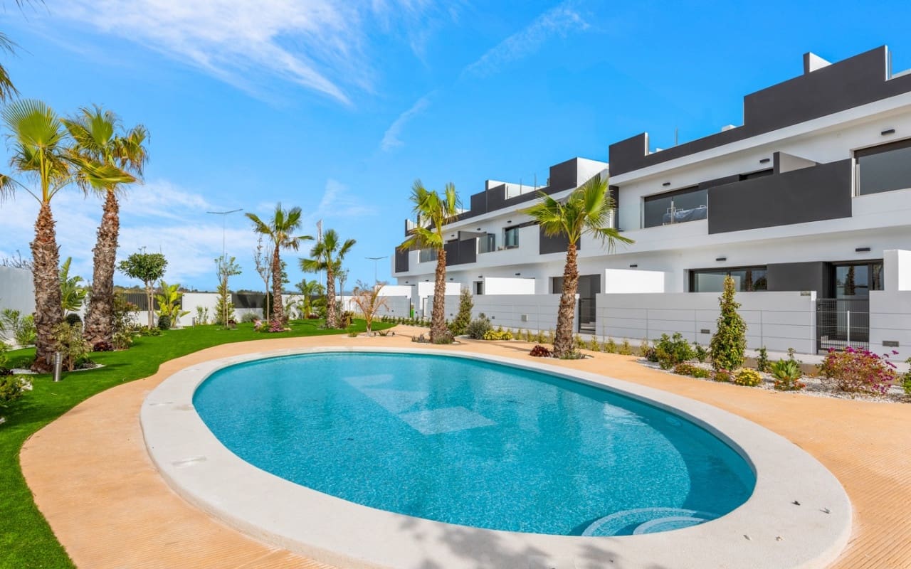 3 bedroom Apartment for sale in Los Balcones with pool - € 349,000 (Ref: 9074129)