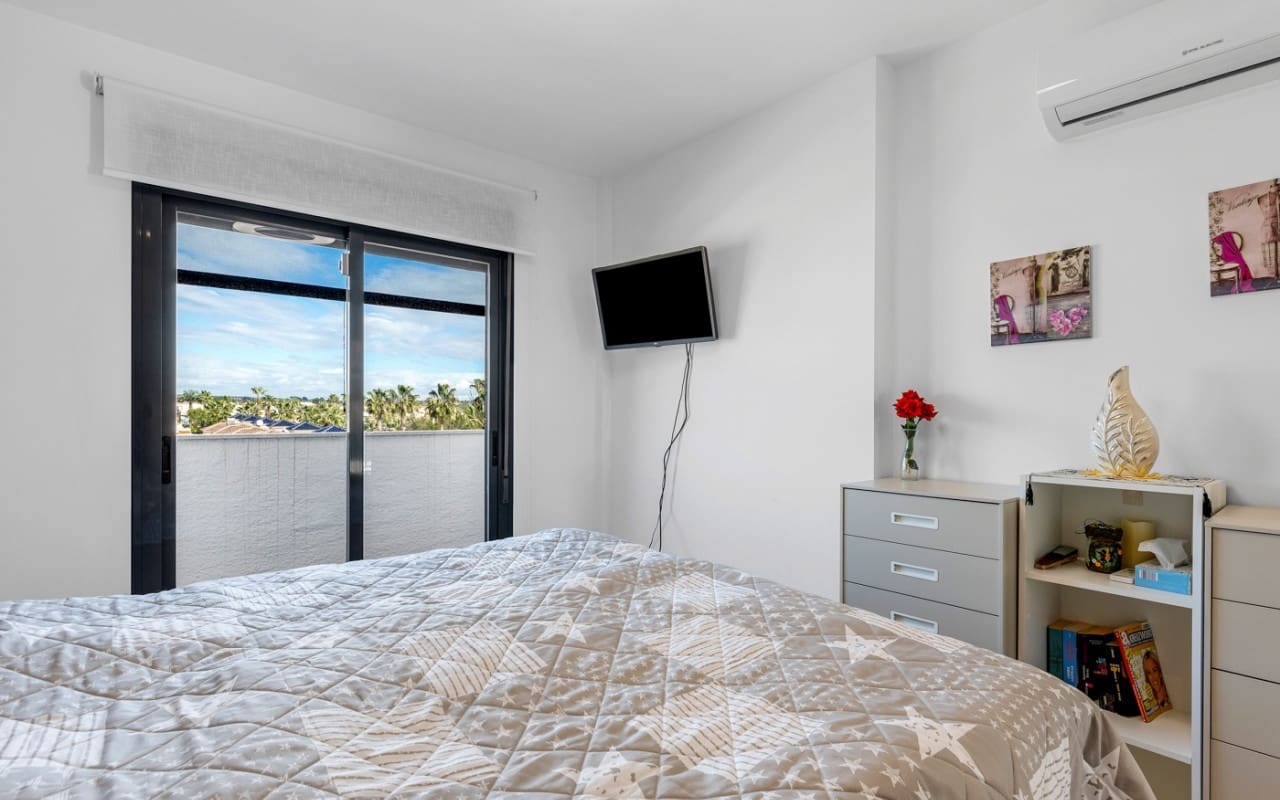 2 sypialnia Dom na sprzedaż w El Raso z basenem - 295 000 € (Ref: 9074133)