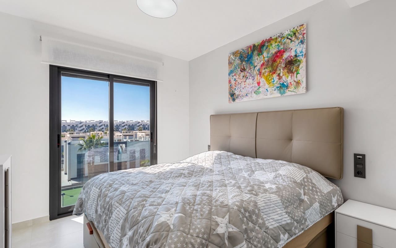 2 sypialnia Dom na sprzedaż w El Raso z basenem - 295 000 € (Ref: 9074133)