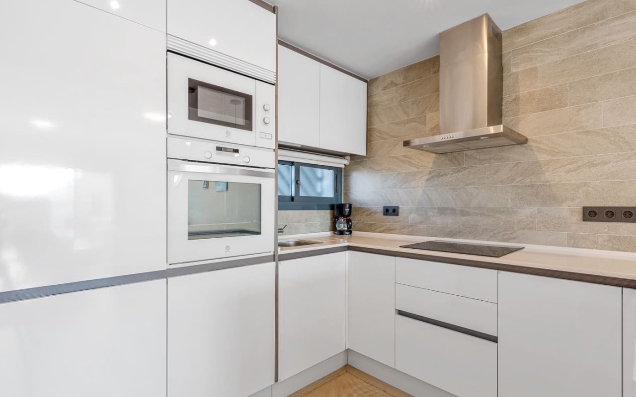 2 sypialnia Dom na sprzedaż w El Raso z basenem - 295 000 € (Ref: 9074133)