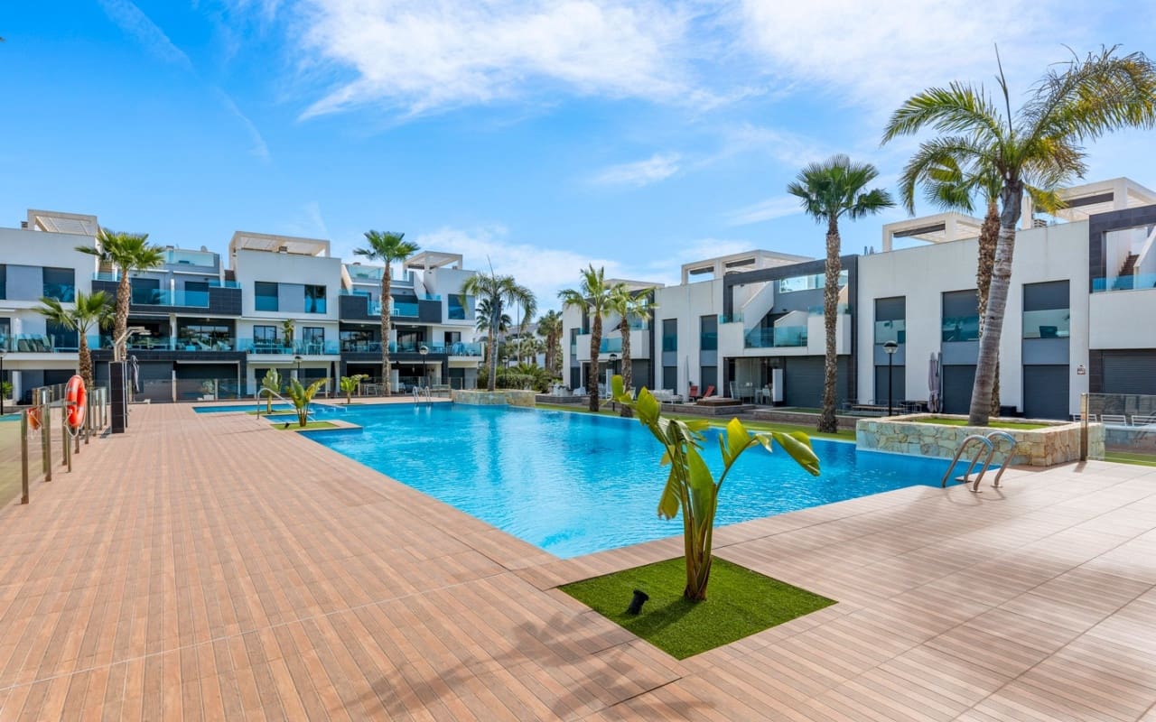 2 sypialnia Dom na sprzedaż w El Raso z basenem - 295 000 € (Ref: 9074133)