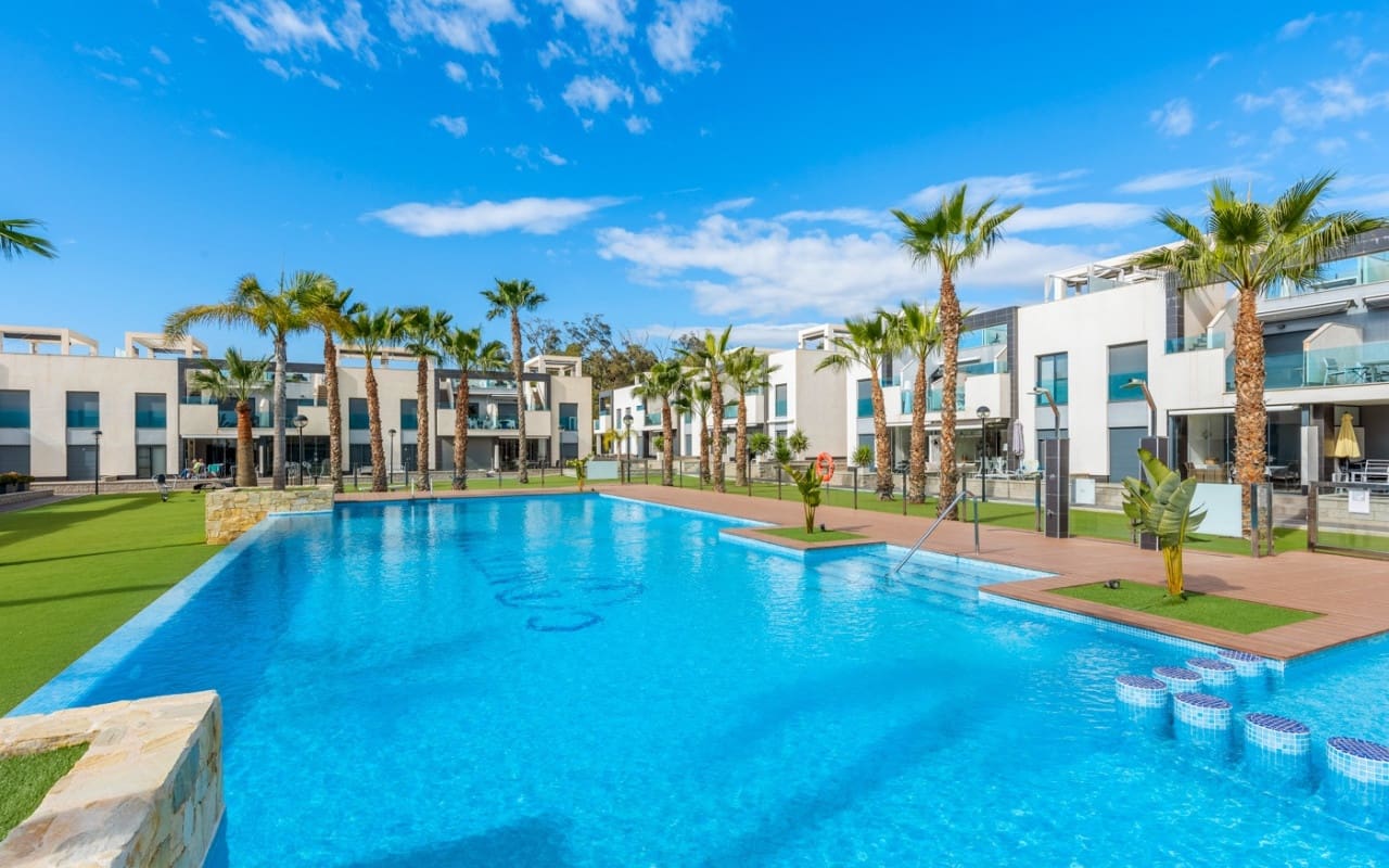 2 sypialnia Dom na sprzedaż w El Raso z basenem - 295 000 € (Ref: 9074133)