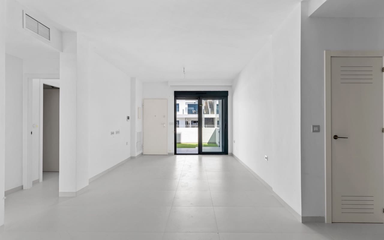 2 Zimmer Apartment zu verkaufen in San Miguel de Salinas mit Pool - 219.000 € (Ref: 9074136)