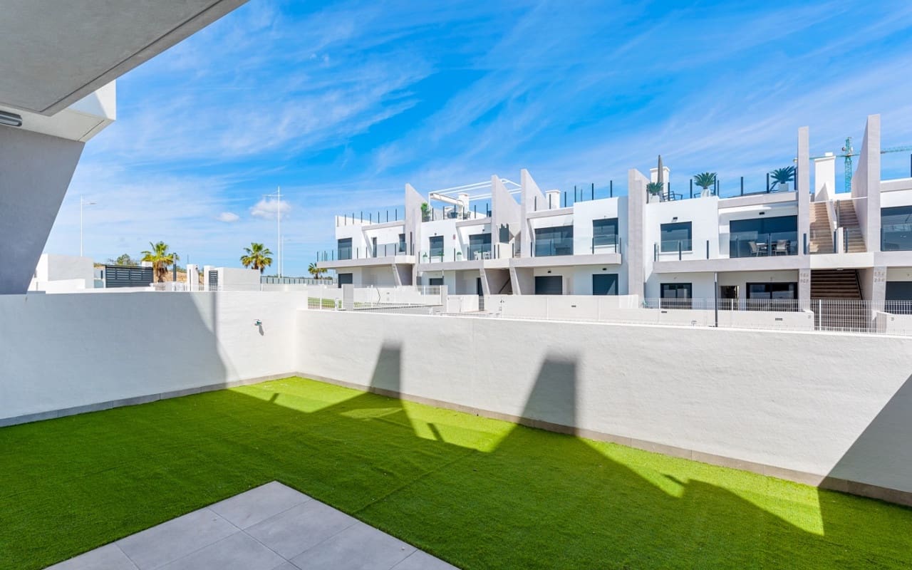 2 Zimmer Apartment zu verkaufen in San Miguel de Salinas mit Pool - 219.000 € (Ref: 9074136)