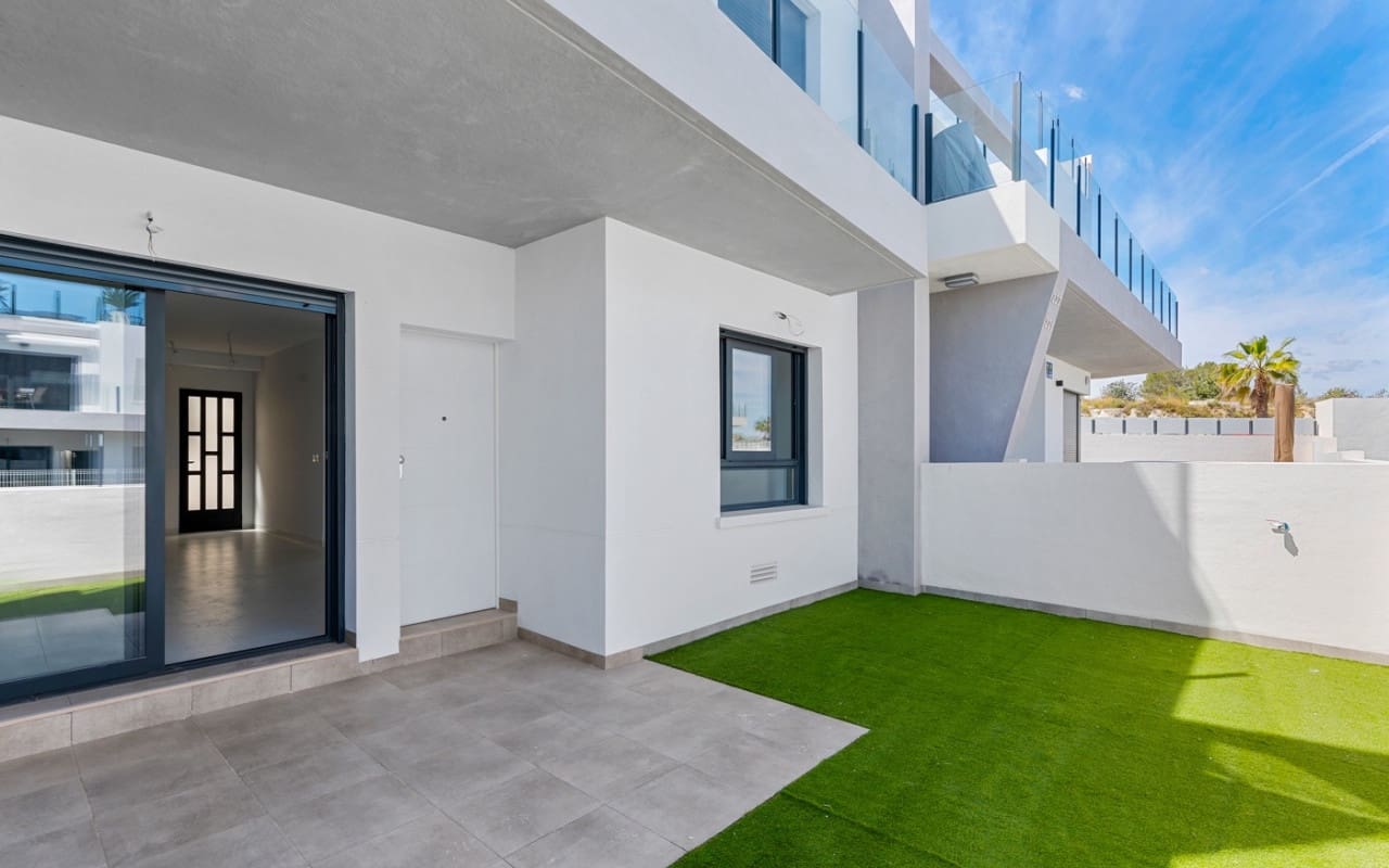 2 Zimmer Apartment zu verkaufen in San Miguel de Salinas mit Pool - 219.000 € (Ref: 9074136)