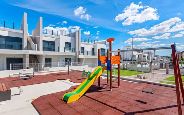 2 Zimmer Apartment zu verkaufen in San Miguel de Salinas mit Pool - 219.000 € (Ref: 9074136)