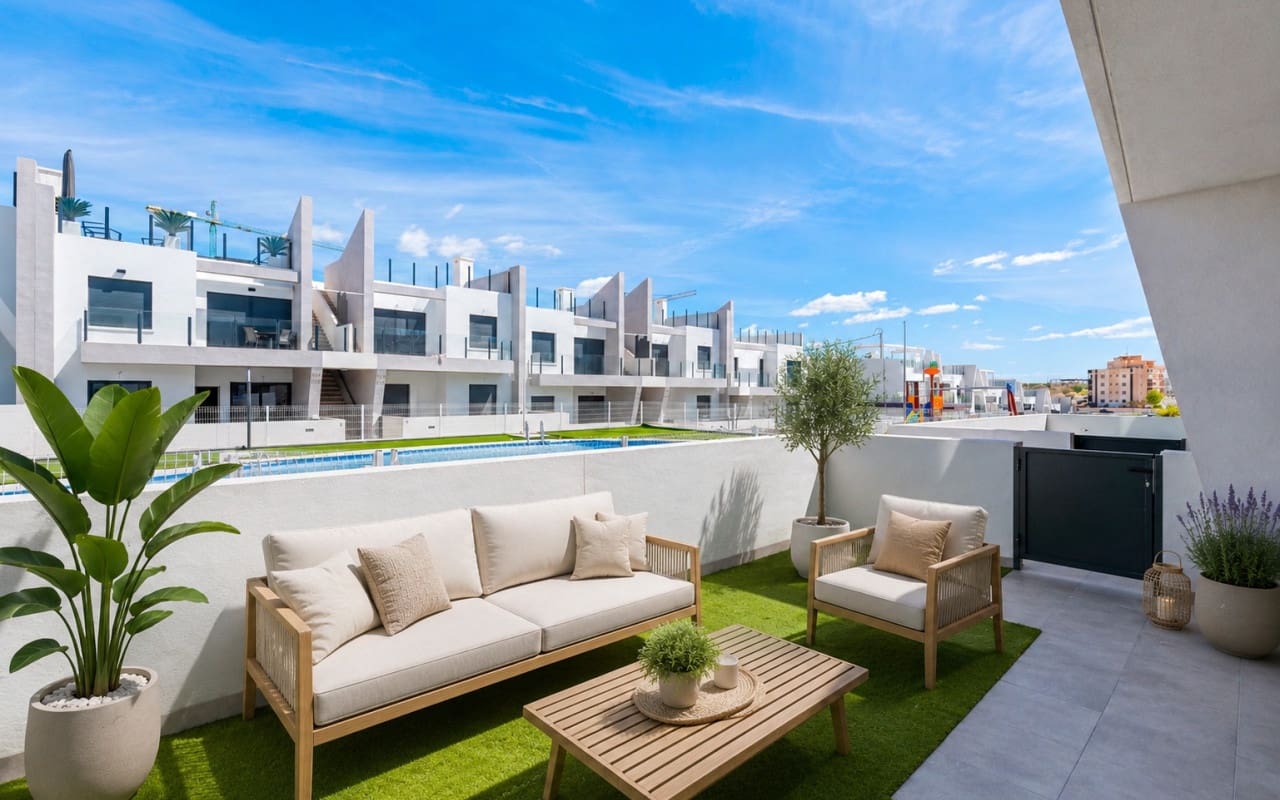 2 slaapkamer Appartement te koop in San Miguel de Salinas met zwembad - € 199.000 (Ref: 9074136)