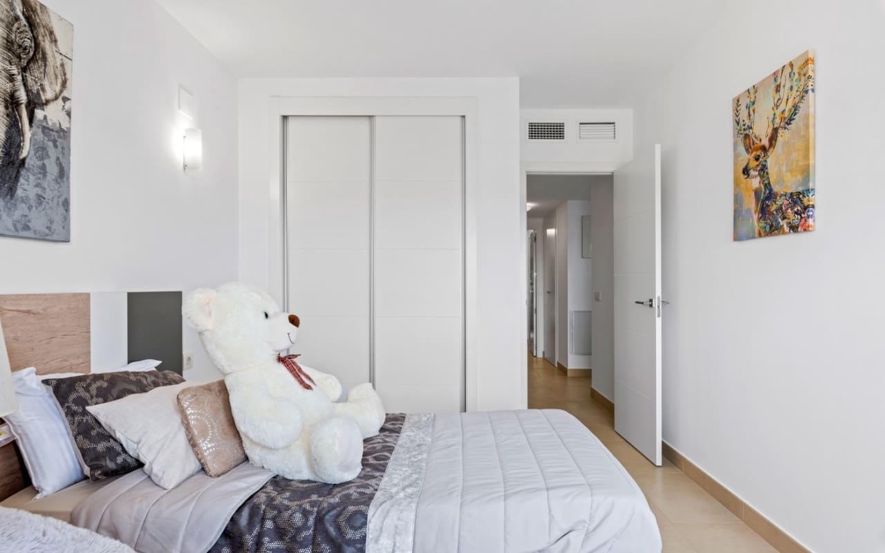 2 soverom Penthouse til salgs i Orihuela Costa med svømmebasseng - € 595 000 (Ref: 9076536)