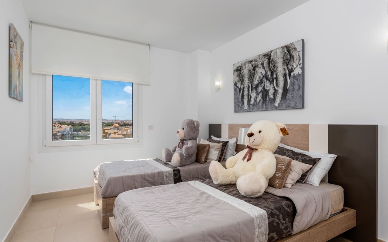 2 soverom Penthouse til salgs i Orihuela Costa med svømmebasseng - € 595 000 (Ref: 9076536)