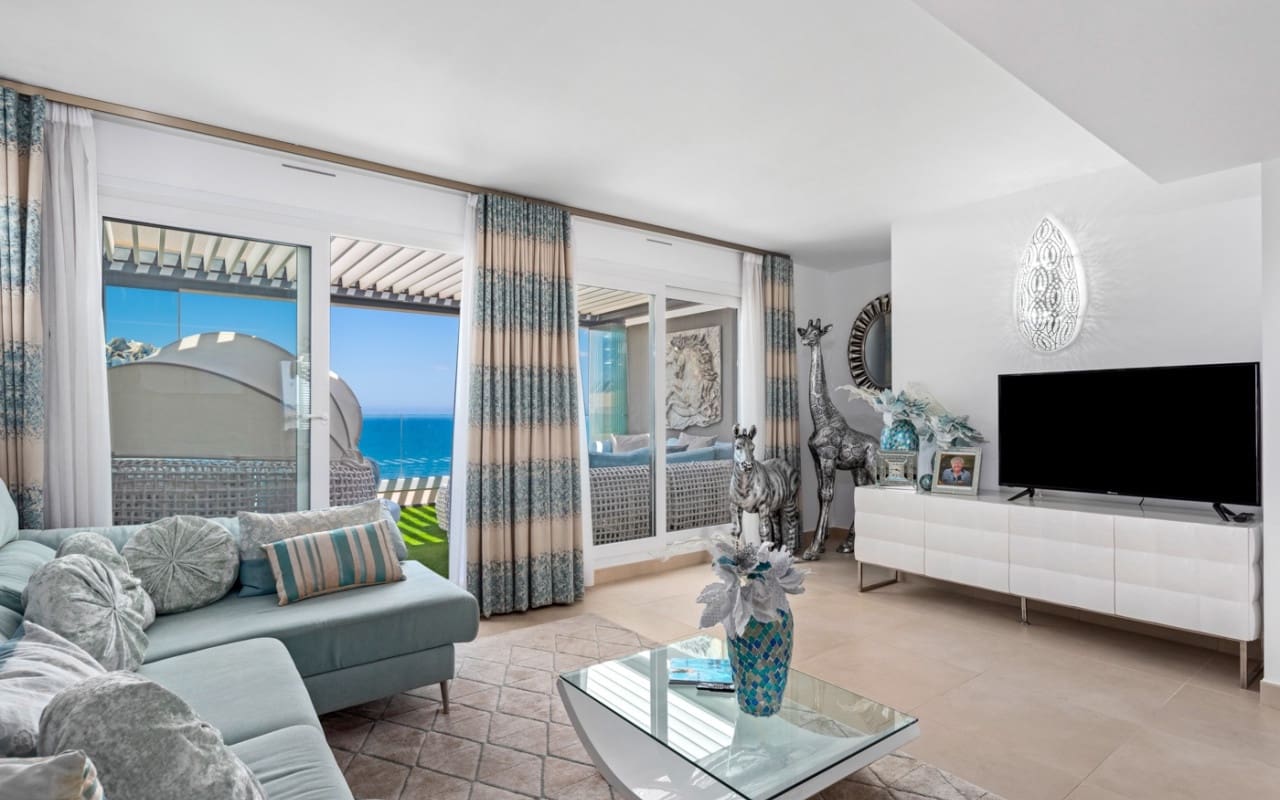 2 soverom Penthouse til salgs i Orihuela Costa med svømmebasseng - € 595 000 (Ref: 9076536)