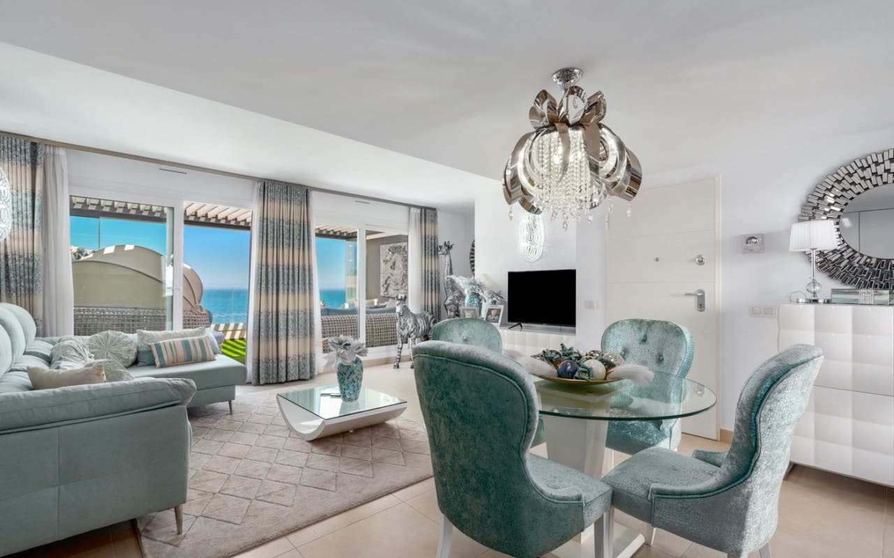 2 soverom Penthouse til salgs i Orihuela Costa med svømmebasseng - € 595 000 (Ref: 9076536)