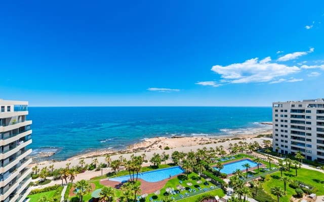 2 soverom Penthouse til salgs i Punta Prima, Orihuela med svømmebasseng - € 595 000 (Ref: 9076536)