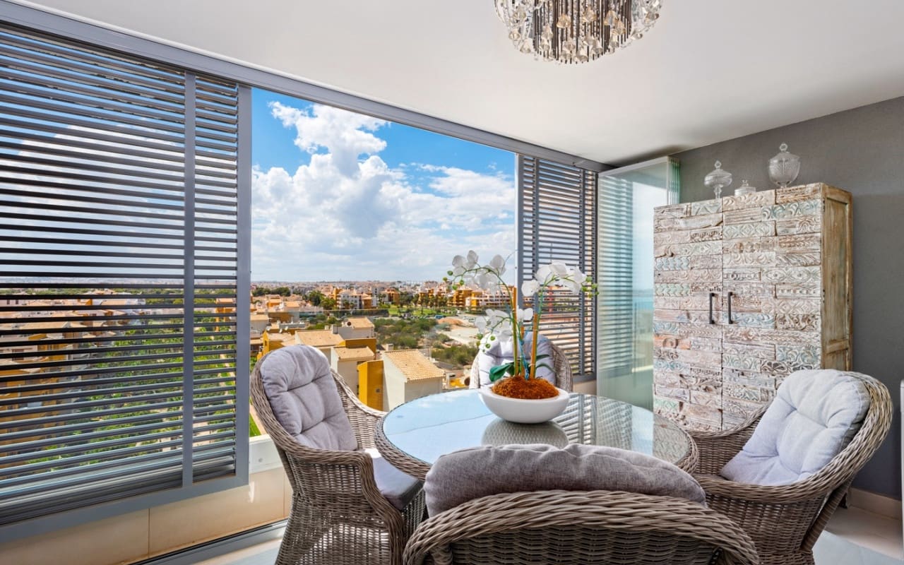 2 soverom Penthouse til salgs i Orihuela Costa med svømmebasseng - € 595 000 (Ref: 9076536)