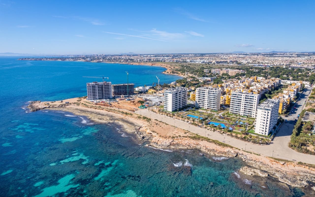 2 soverom Penthouse til salgs i Orihuela Costa med svømmebasseng - € 595 000 (Ref: 9076536)