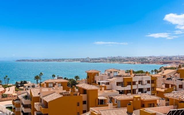 2 soverom Penthouse til salgs i Punta Prima, Orihuela med svømmebasseng - € 595 000 (Ref: 9076536)