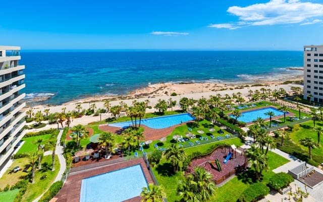 2 soverom Penthouse til salgs i Punta Prima, Orihuela med svømmebasseng - € 595 000 (Ref: 9076536)