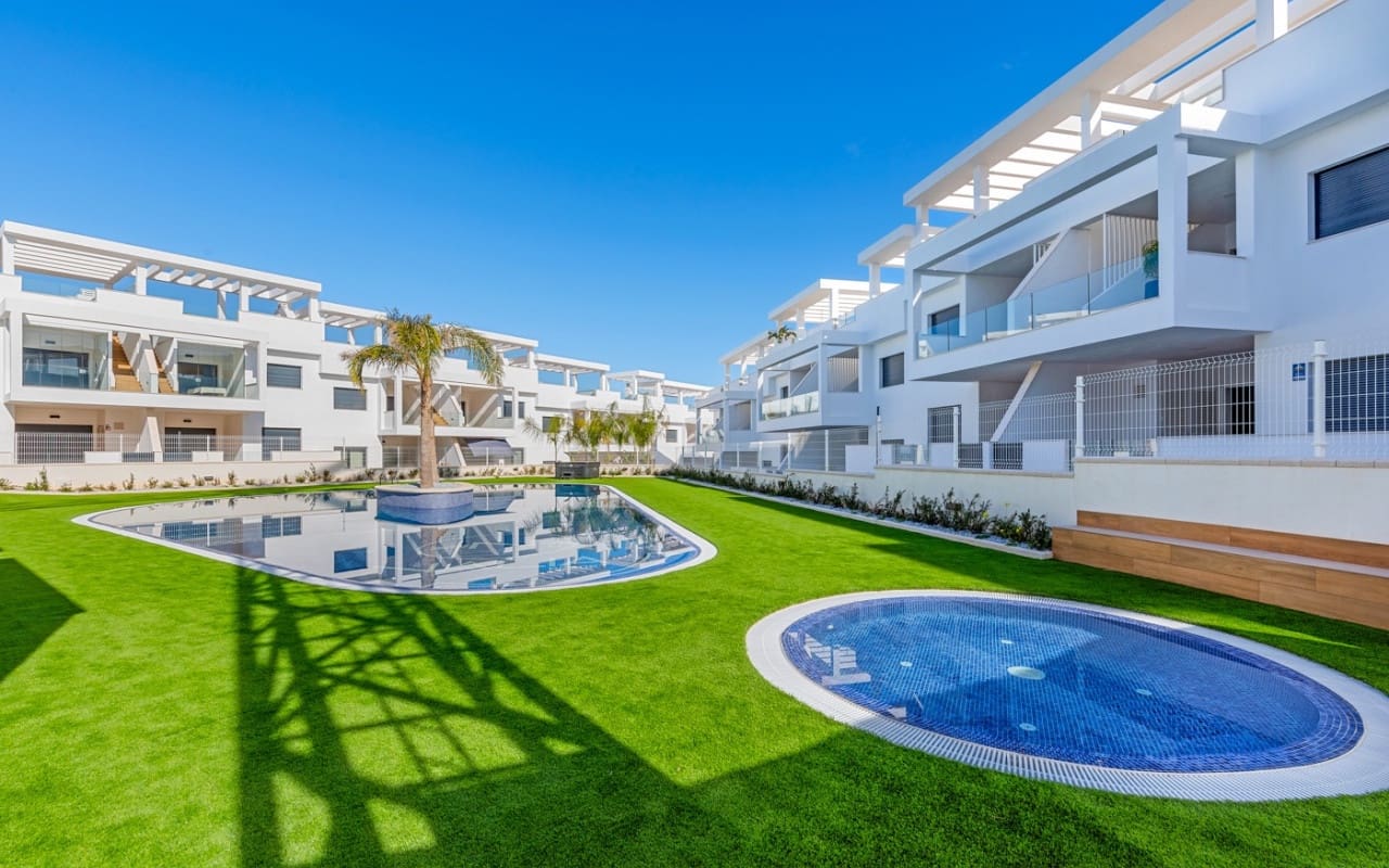 2 soveværelse Penthouse til salg i Los Balcones med swimmingpool - € 369.000 (Ref: 9081199)